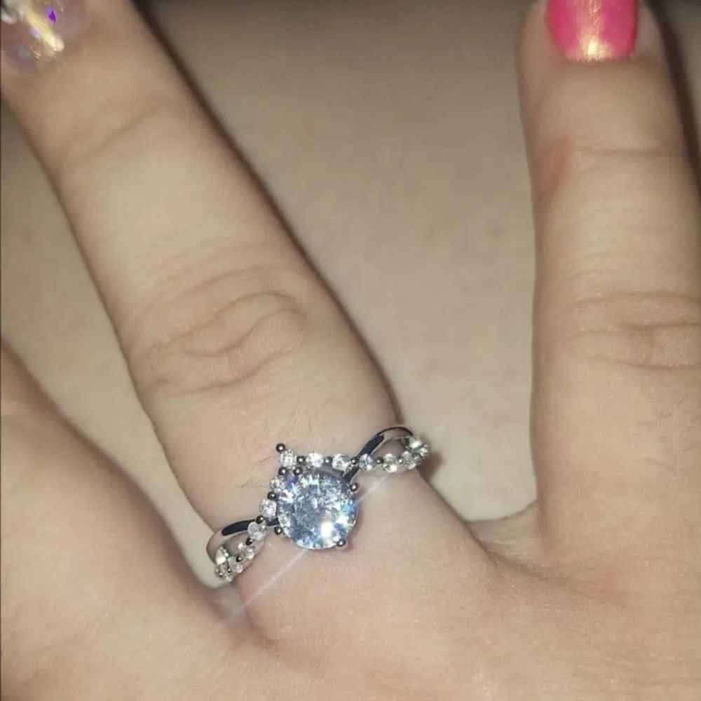 elegant exquisitely designed diamond wedding ring